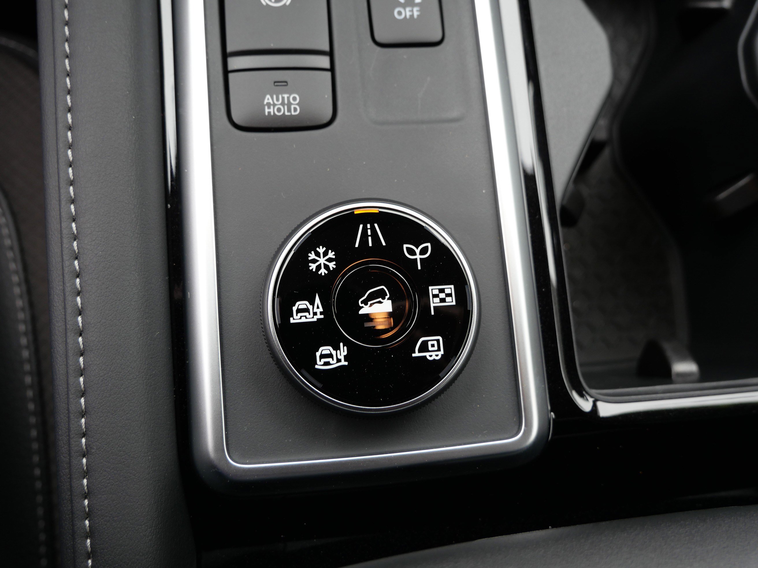 New 2025 Nissan Pathfinder SL image 12