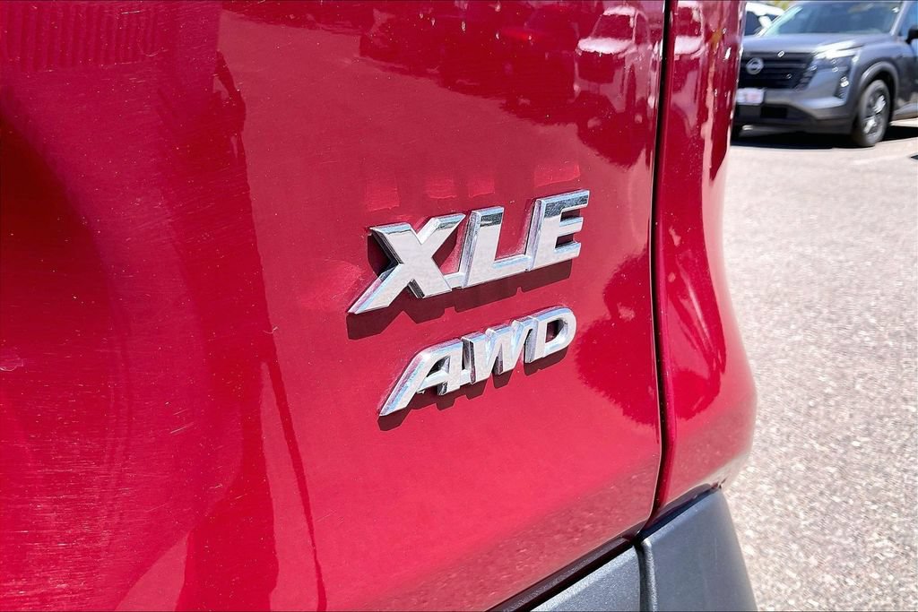 Used 2025 Toyota RAV4 XLE AWD/4WD image 8