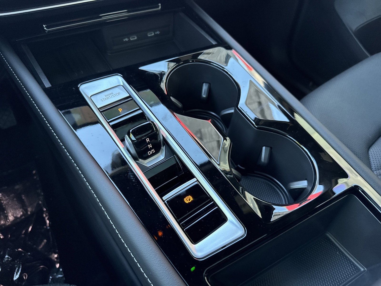 New 2026 Volkswagen Atlas Cross Sport SE image 23