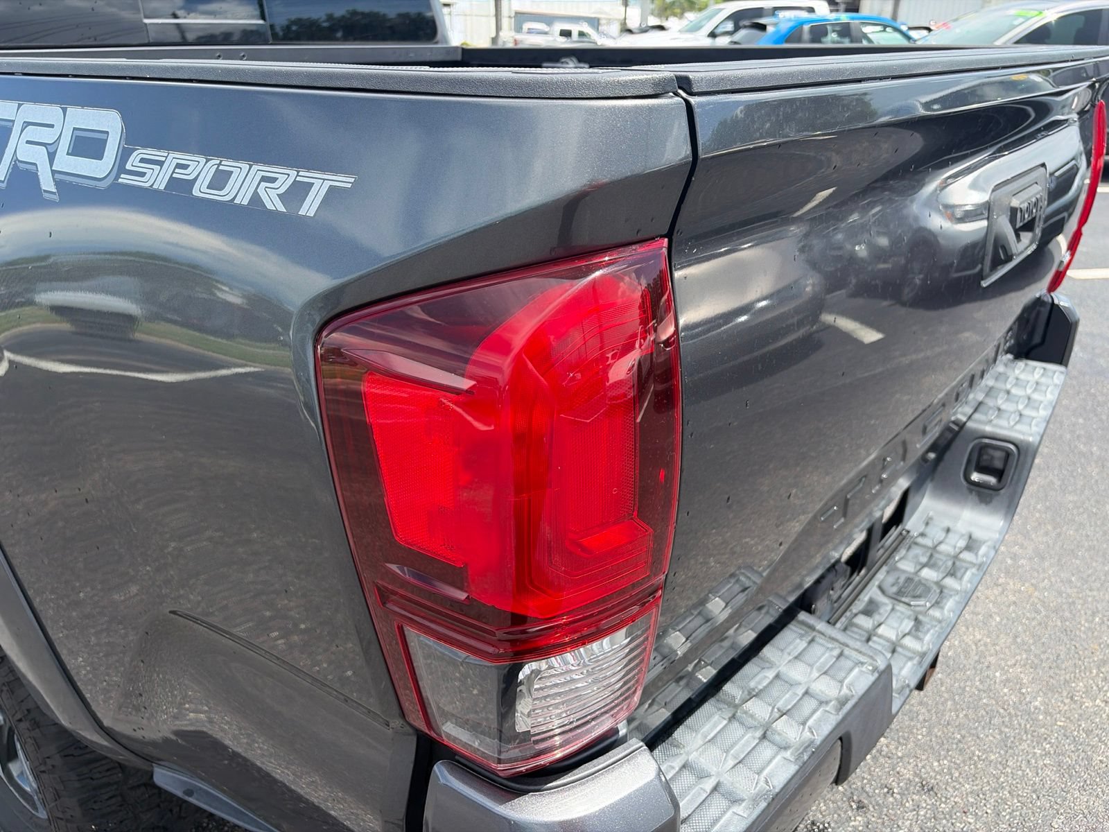 Used 2018 Toyota Tacoma TRD Sport RWD image 16