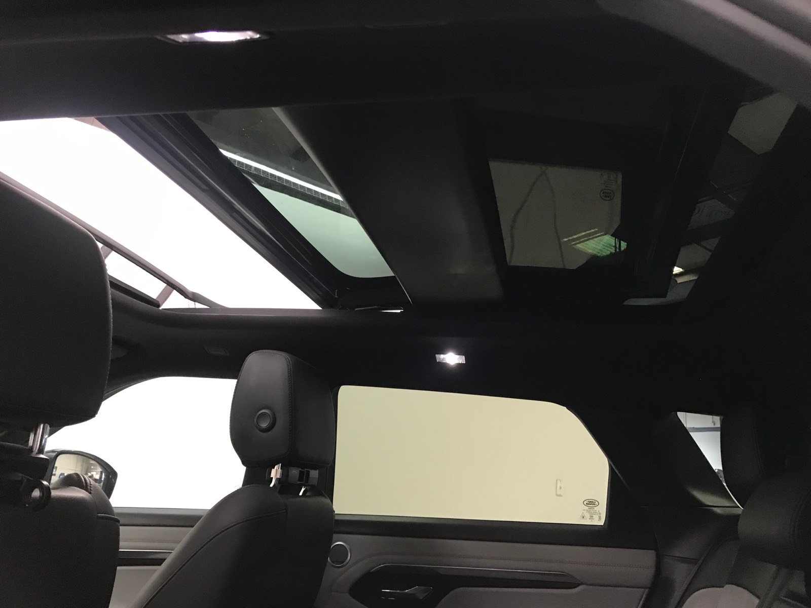 Used 2022 Land Rover Range Rover Evoque R-Dynamic SE AWD/4WD image 12
