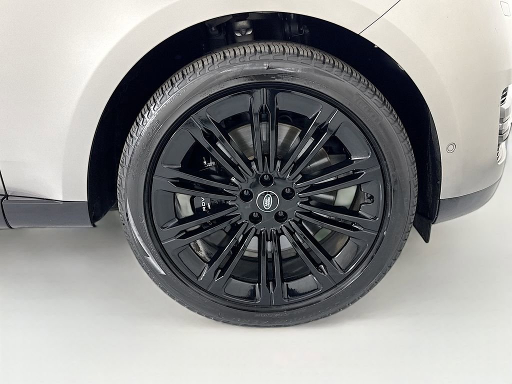 Used 2023 Land Rover Range Rover SE image 33