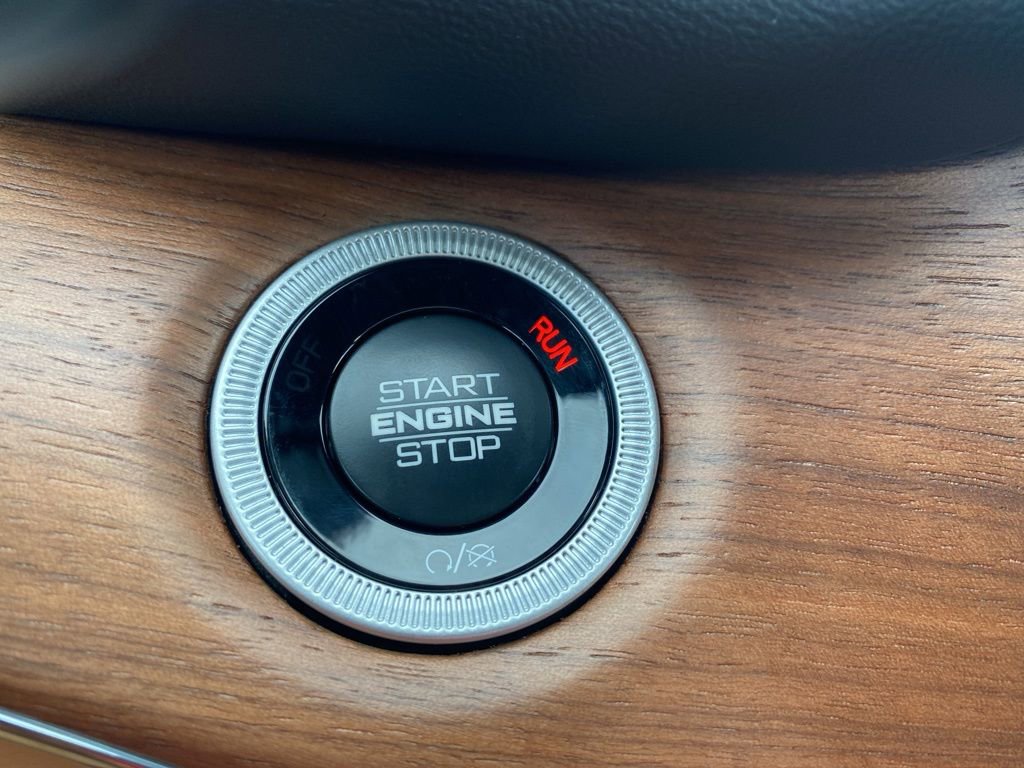 New 2025 Jeep Grand Cherokee Summit image 28