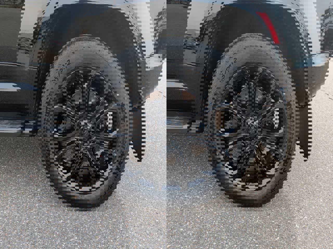 New 2026 Land Rover Defender 110 OCTA AWD/4WD image 13