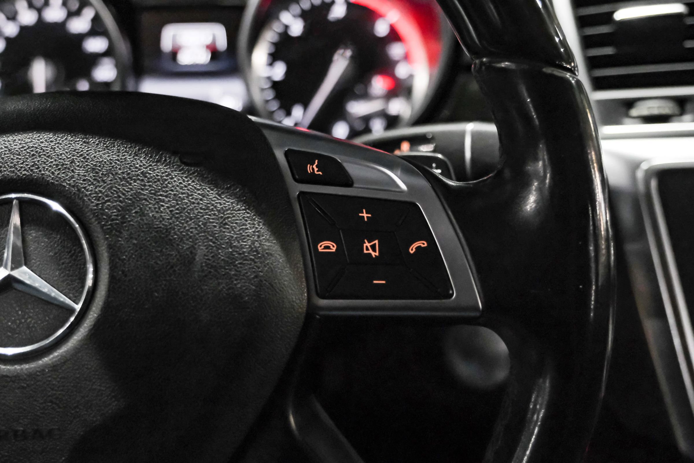 Used 2015 Mercedes-Benz ML 250 BlueTEC 4MATIC image 16