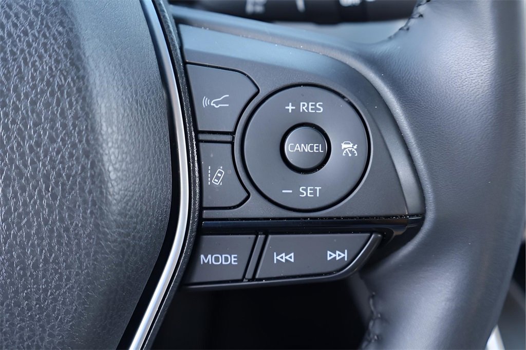 Certified 2024 Toyota Venza XLE image 17