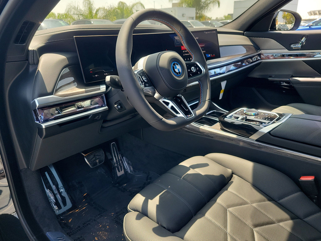 New 2026 BMW i7 M70 w/ Executive Package AWD/4WD image 20