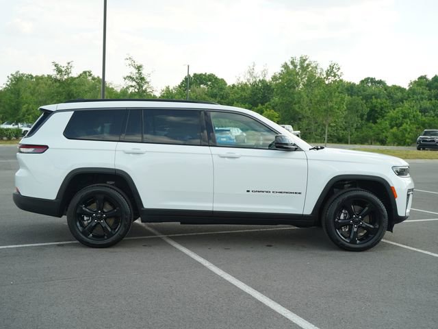 New 2026 Jeep Grand Cherokee L Limited w/ Limited Altitude Package AWD/4WD image 8