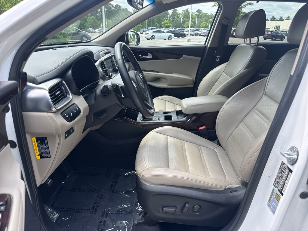 Used 2017 Kia Sorento EX w/ EX Premium Package FWD image 12