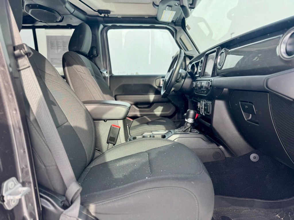 Used 2021 Jeep Wrangler Unlimited Sahara w/ Uconnect 4C Nav & Sound Group image 13