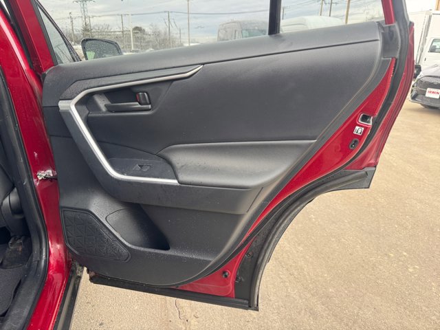 Used 2019 Toyota RAV4 LE w/ Carpet Mat Package AWD/4WD image 26
