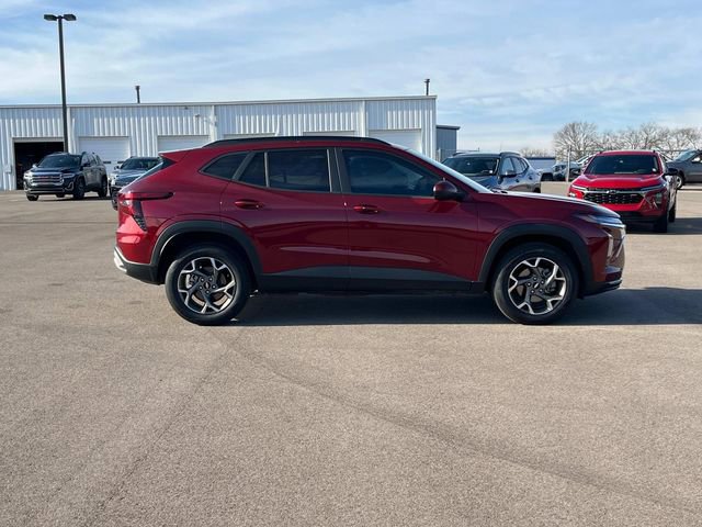 Certified 2025 Chevrolet Trax LT w/ LT Convenience Package image 3