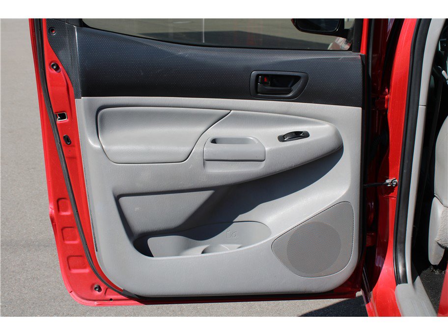 Used 2014 Toyota Tacoma 4x4 Double Cab image 12