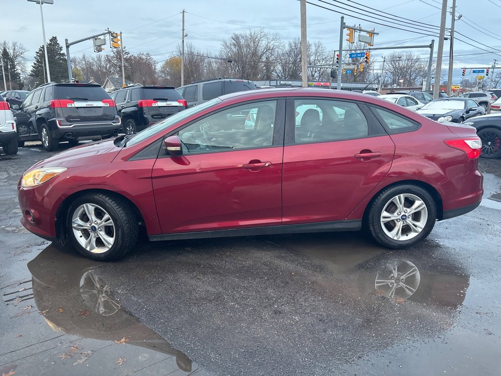 Used 2014 Ford Focus SE w/ SE Winter Package image 5