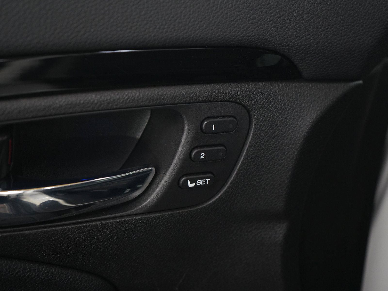 Used 2017 Honda Pilot Touring image 25