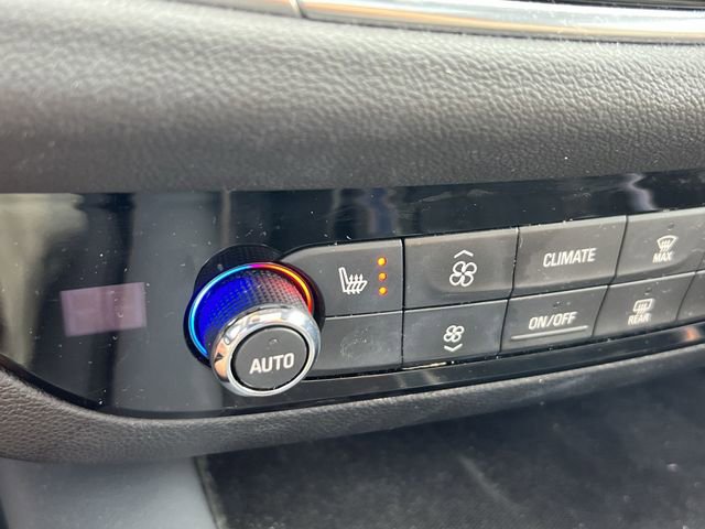 Used 2020 Buick Enclave Essence w/ Sport Touring Edition image 15