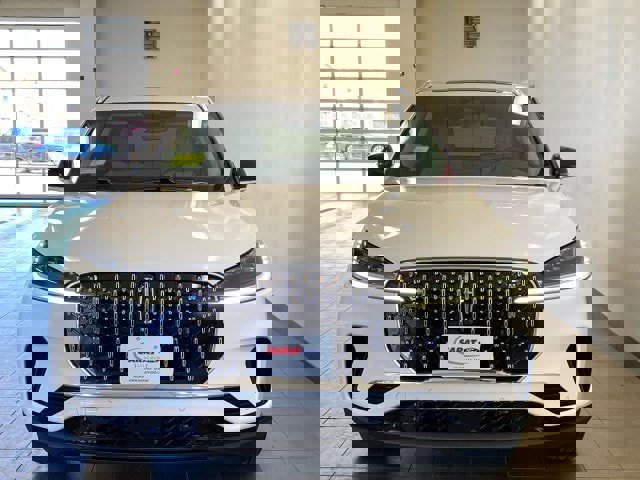 Used 2025 Lincoln Aviator AWD image 3