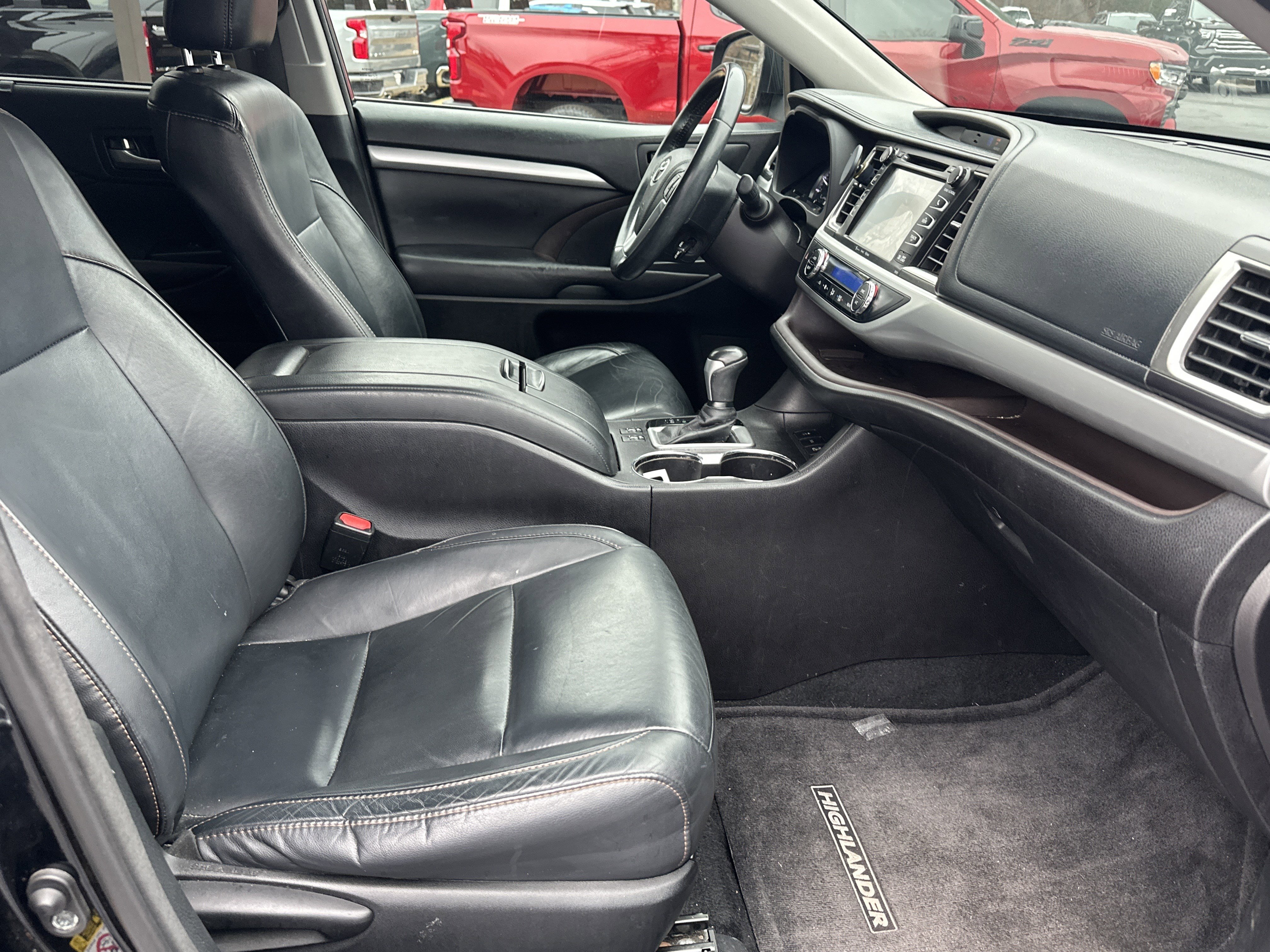 Used 2016 Toyota Highlander XLE image 13