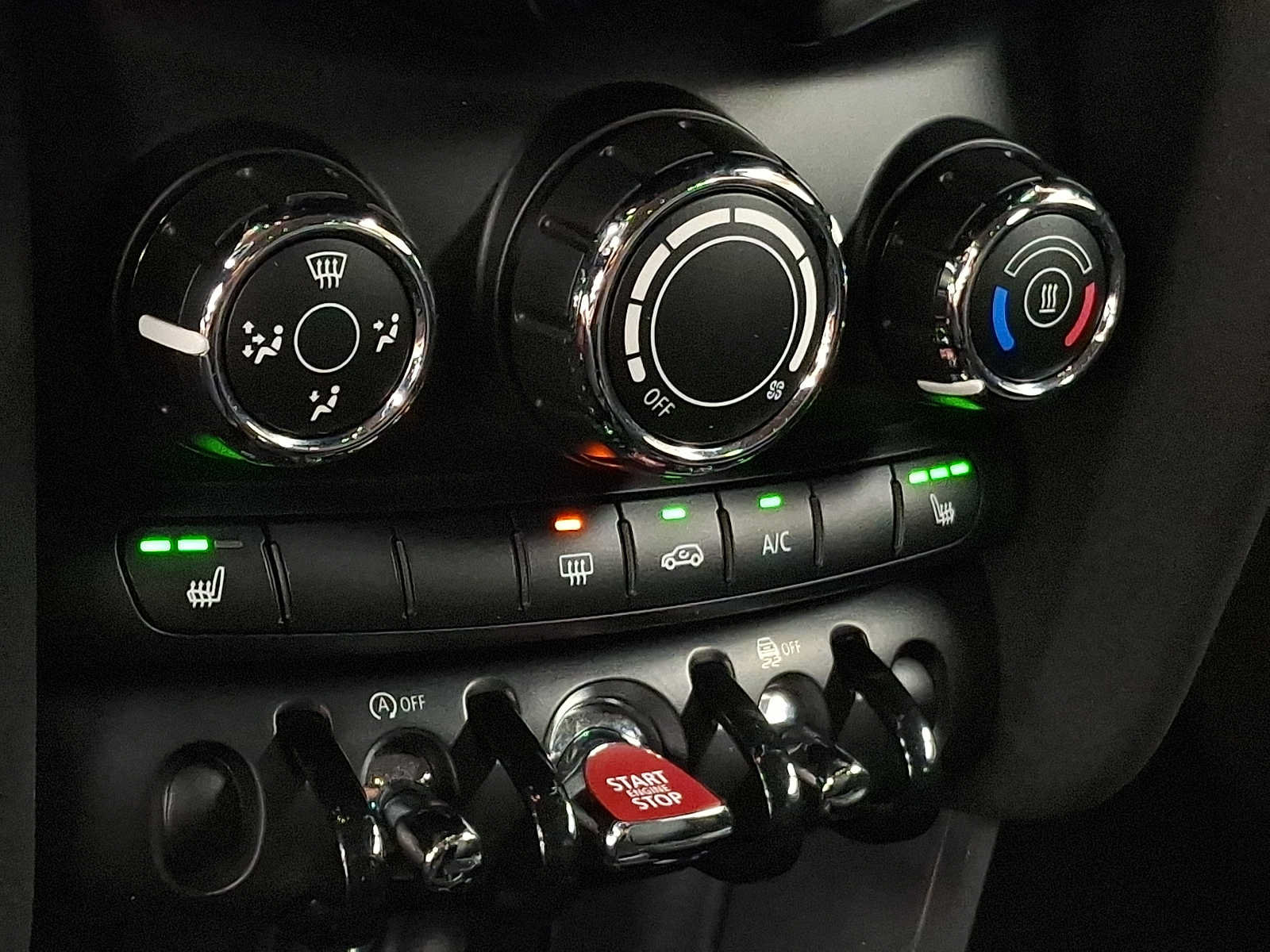 Used 2021 MINI Cooper 4-Door Hardtop w/ Storage Package FWD image 14