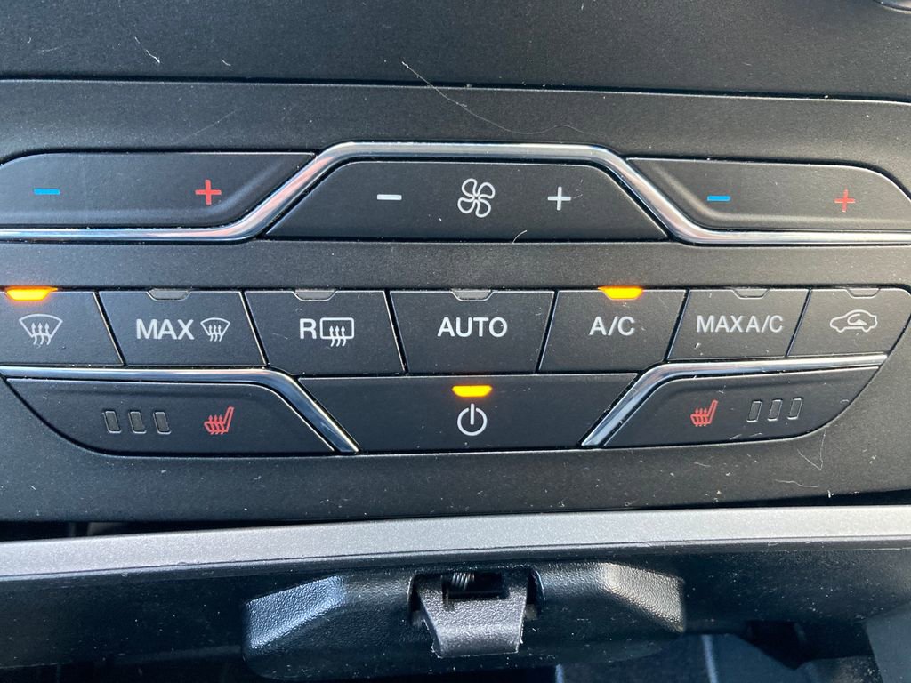 Used 2020 Ford Edge SEL w/ Cold Weather Package image 38