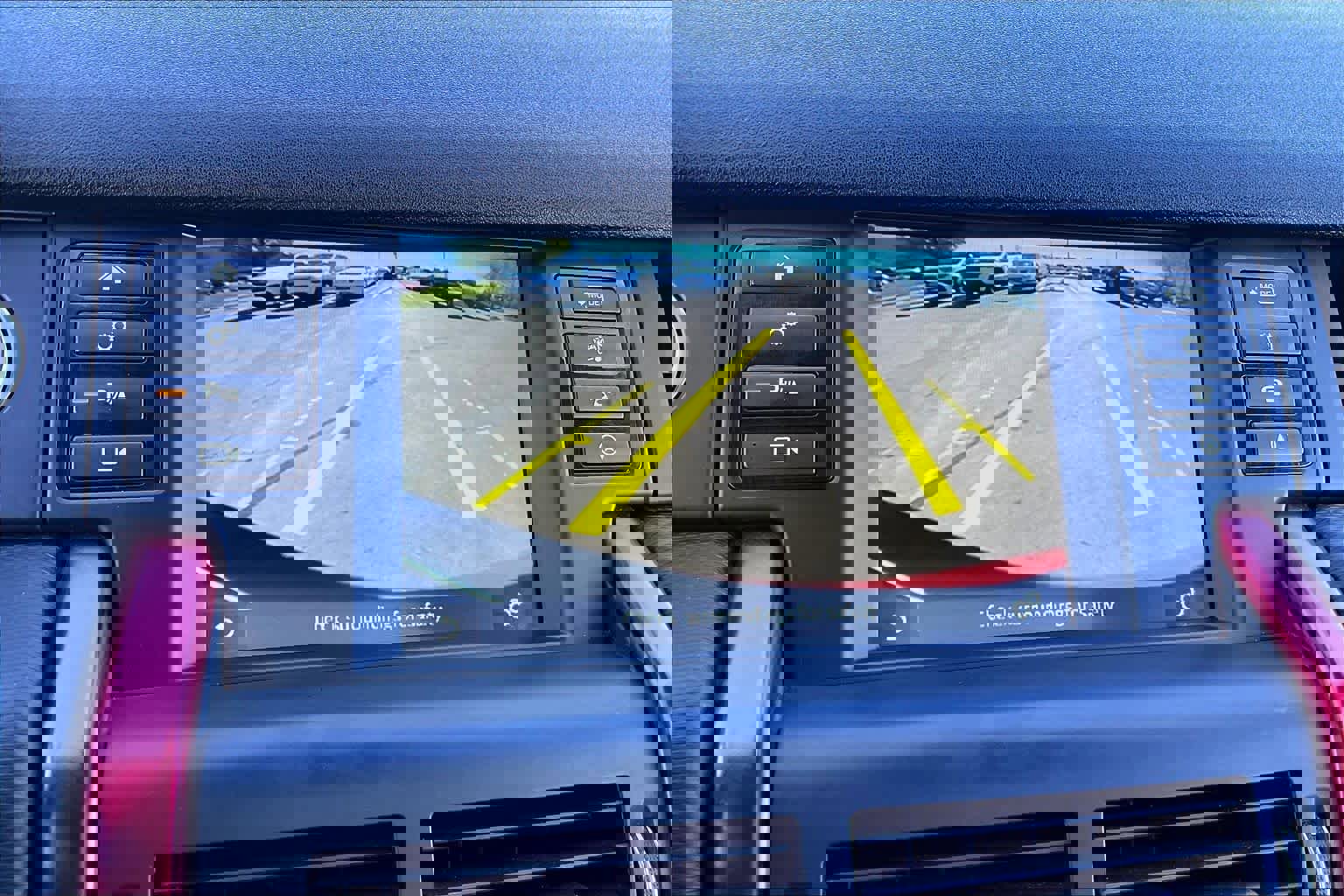 Used 2017 Land Rover Discovery Sport HSE image 24