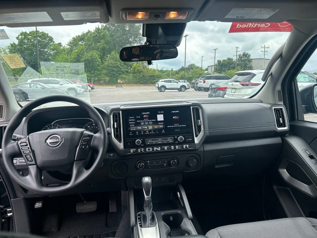 Certified 2025 Nissan Frontier SV RWD image 19