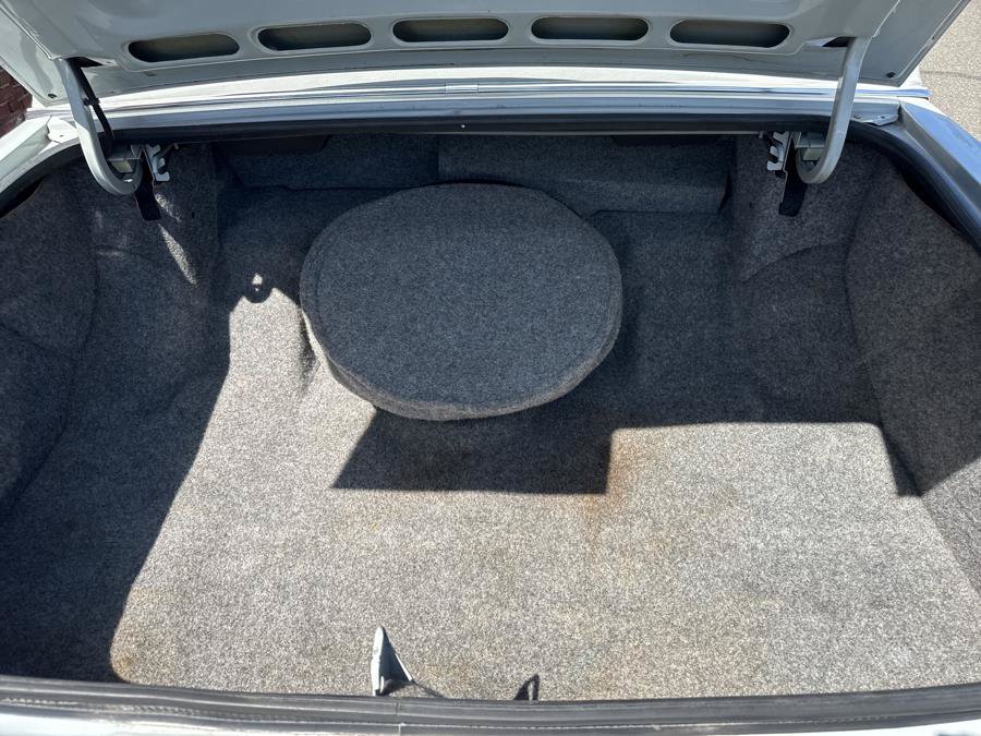 Used 1989 Cadillac Brougham RWD image 36