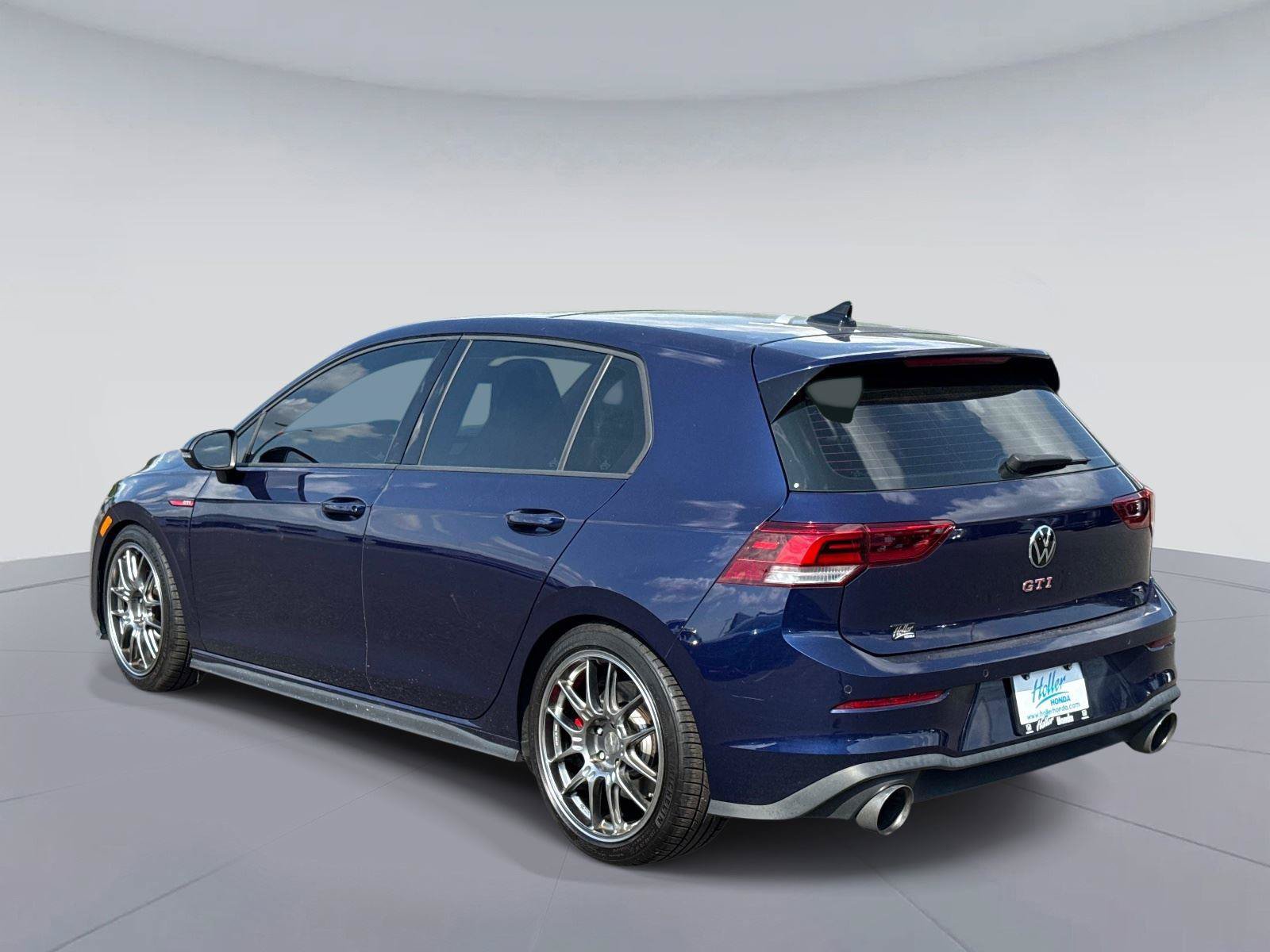 Used 2022 Volkswagen GTI SE FWD image 6
