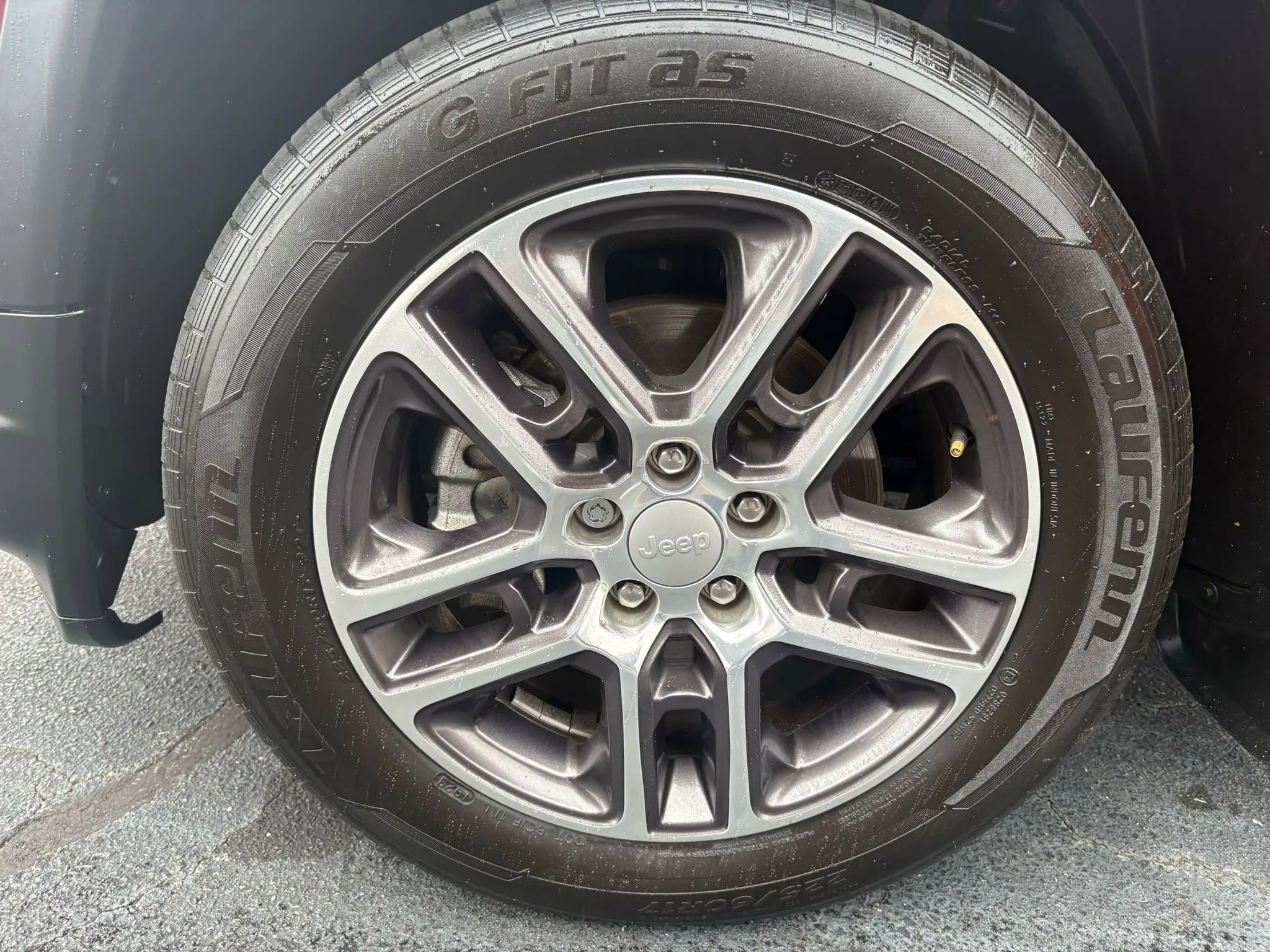 Used 2019 Jeep Compass Latitude image 21