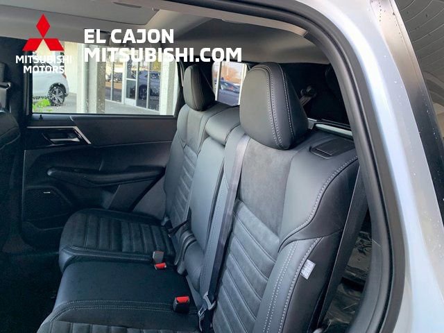 New 2026 Mitsubishi Outlander Trail Edition image 11