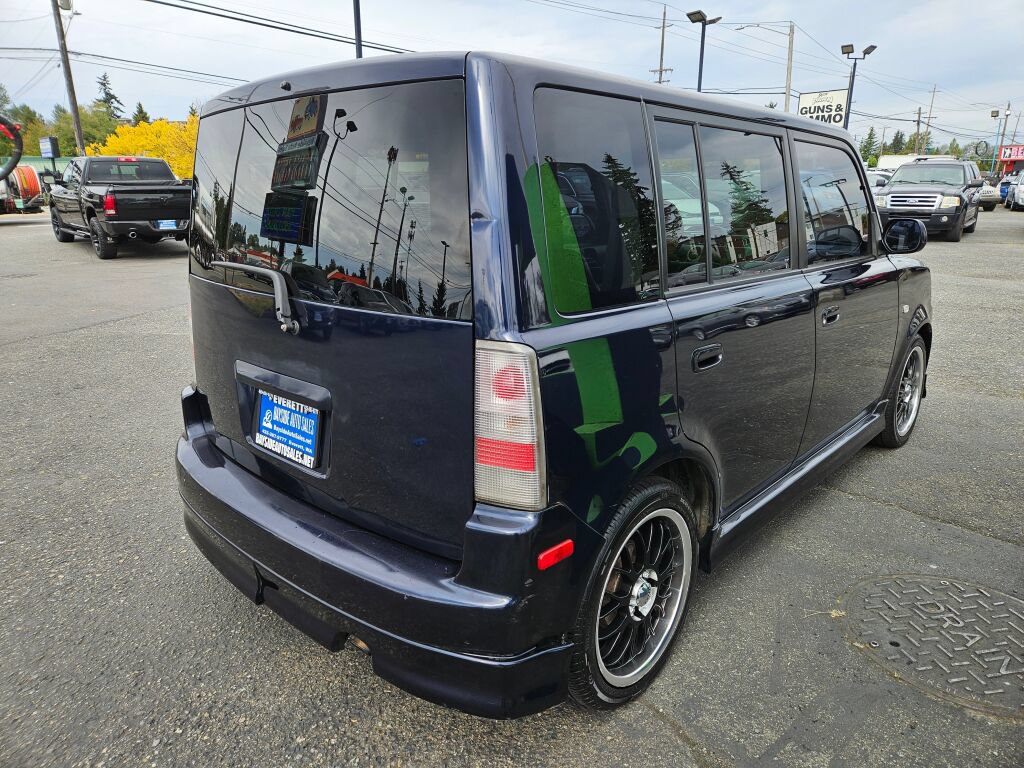 Used 2005 Scion xB FWD image 5