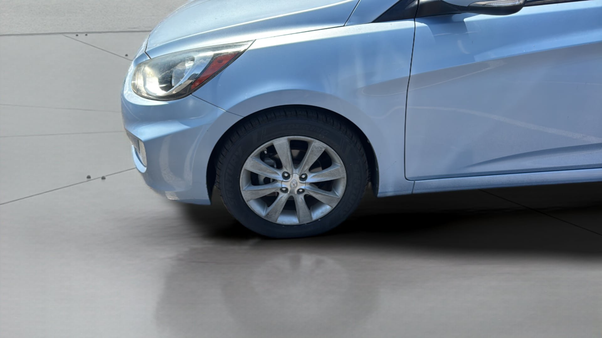 Used 2013 Hyundai Accent SE FWD image 35