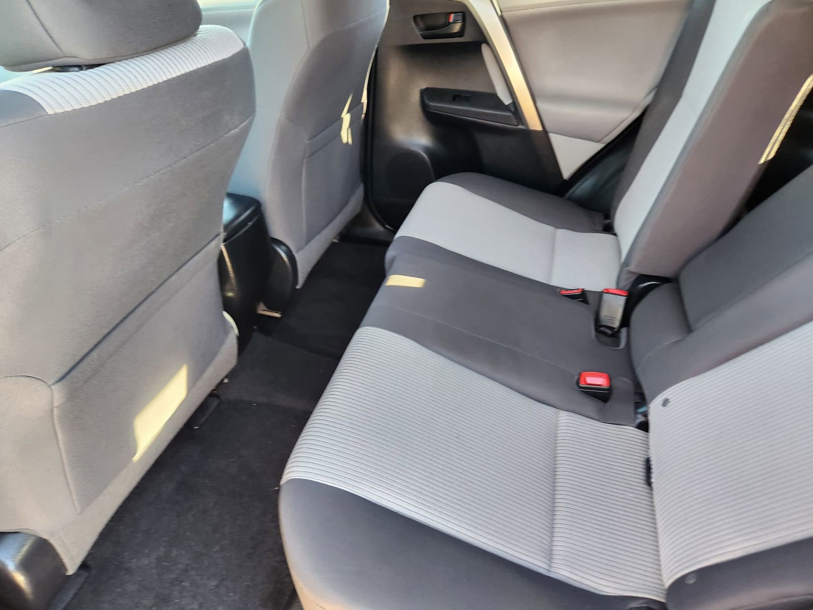 Used 2013 Toyota RAV4 LE image 34