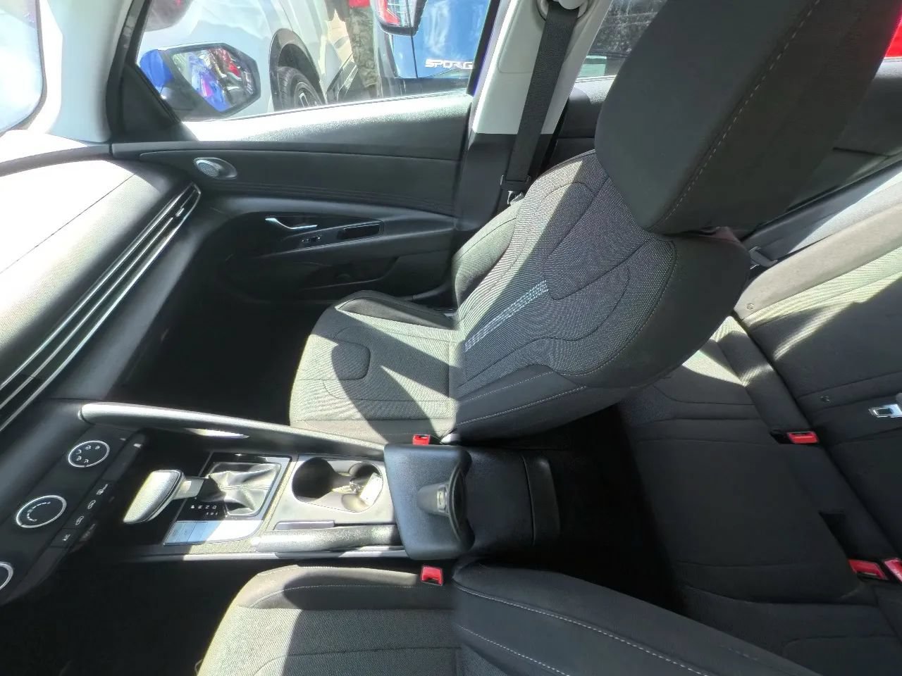 Used 2021 Hyundai Elantra SE FWD image 24