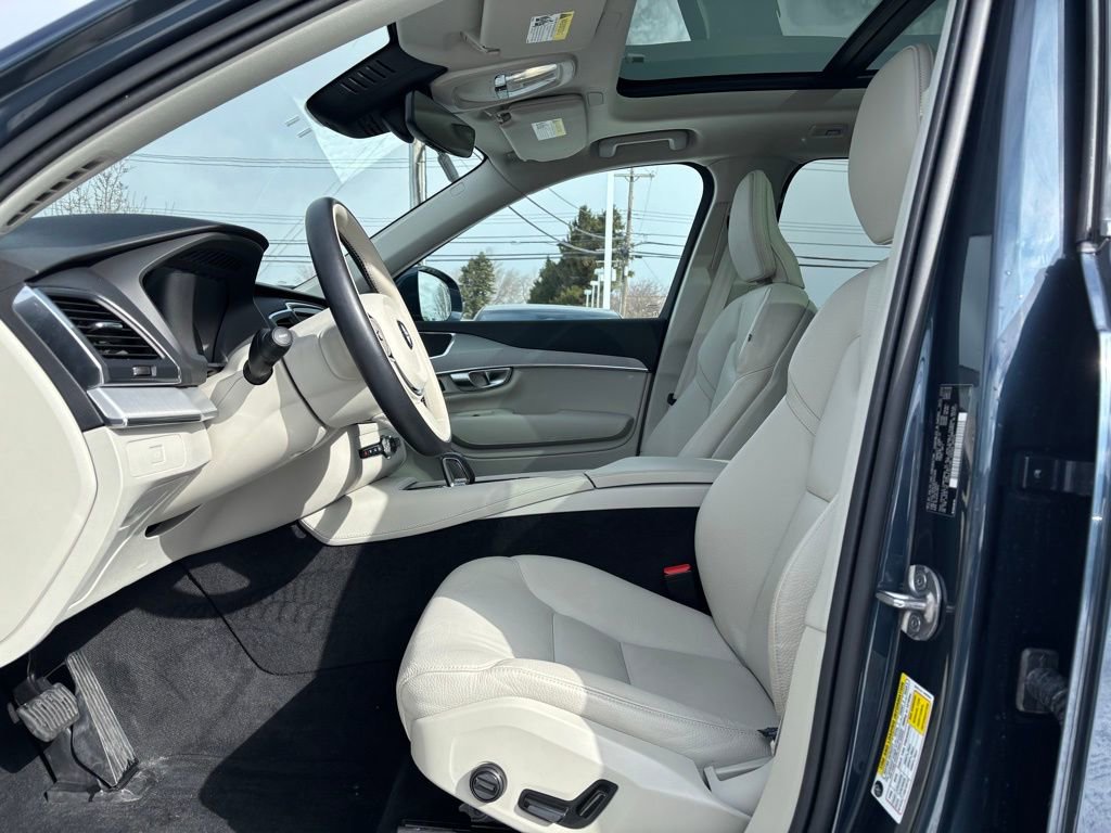 Certified 2024 Volvo XC90 B5 Core w/ Protection Package Premier image 16