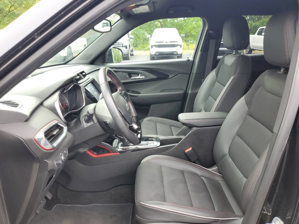 Used 2021 Chevrolet TrailBlazer RS w/ Technology Package AWD/4WD image 5