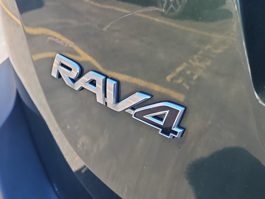 Used 2013 Toyota RAV4 XLE AWD/4WD image 8