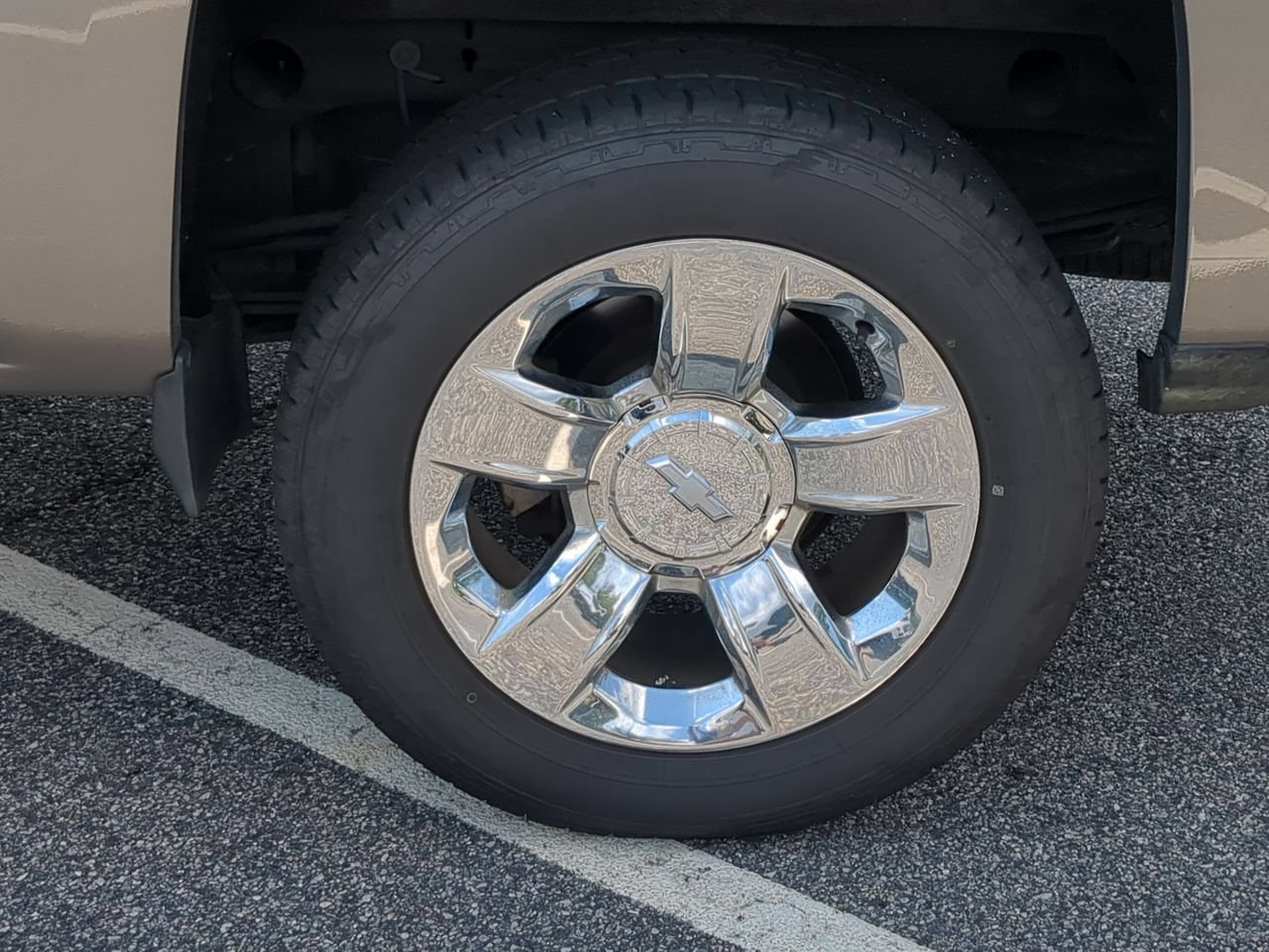 Used 2017 Chevrolet Silverado 1500 LTZ w/ Sport Package AWD/4WD image 32