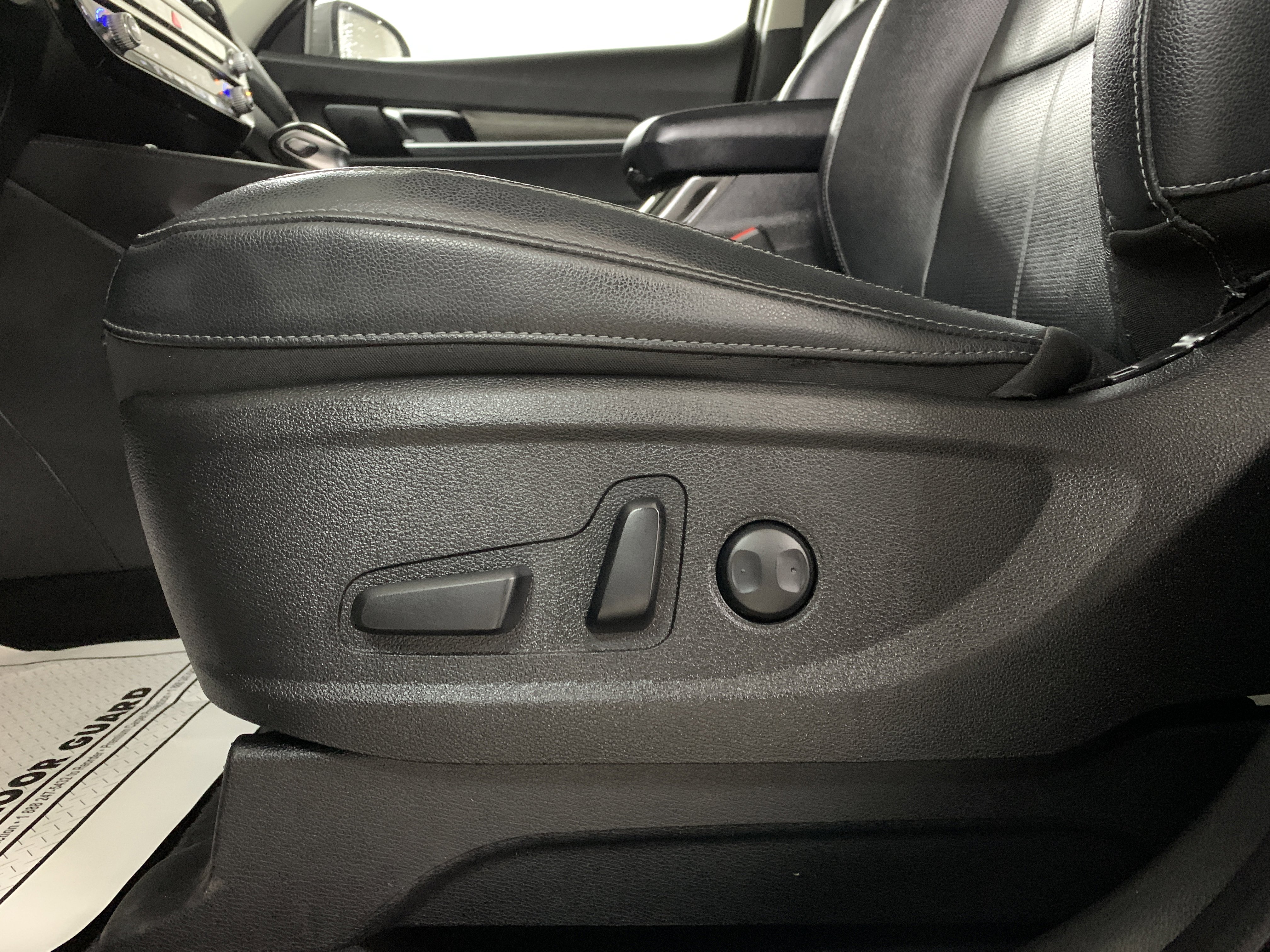 Used 2022 Kia Telluride EX w/ EX Premium Package image 13