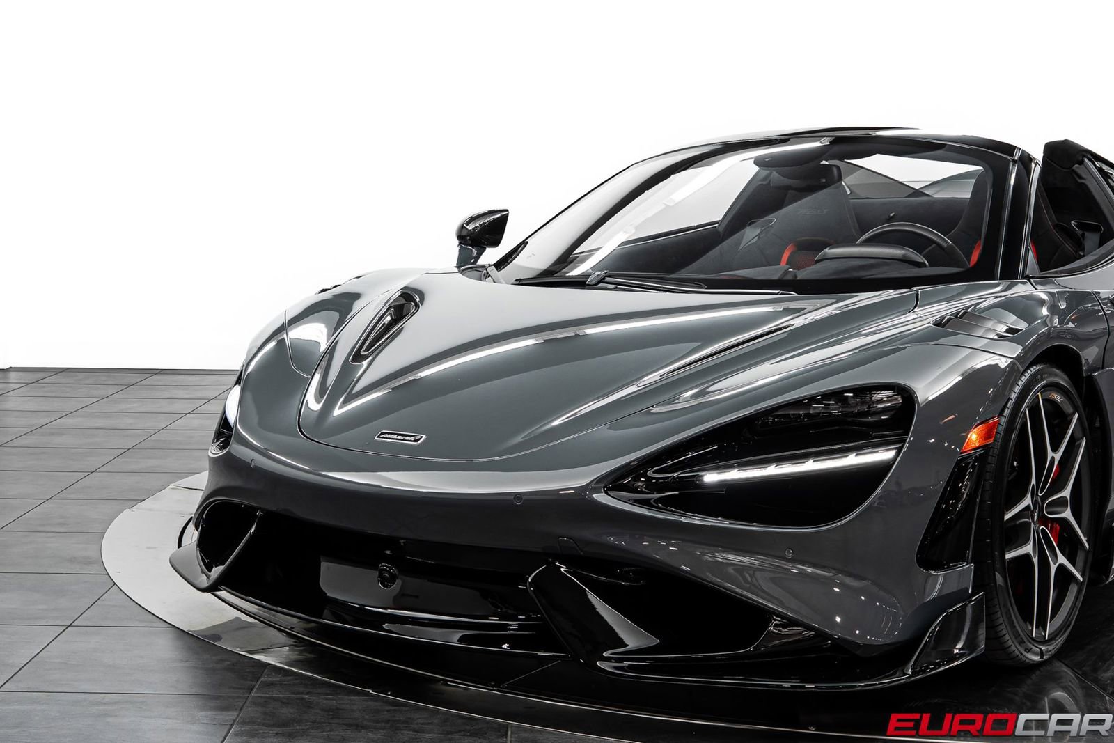 Used 2022 McLaren 765LT image 17