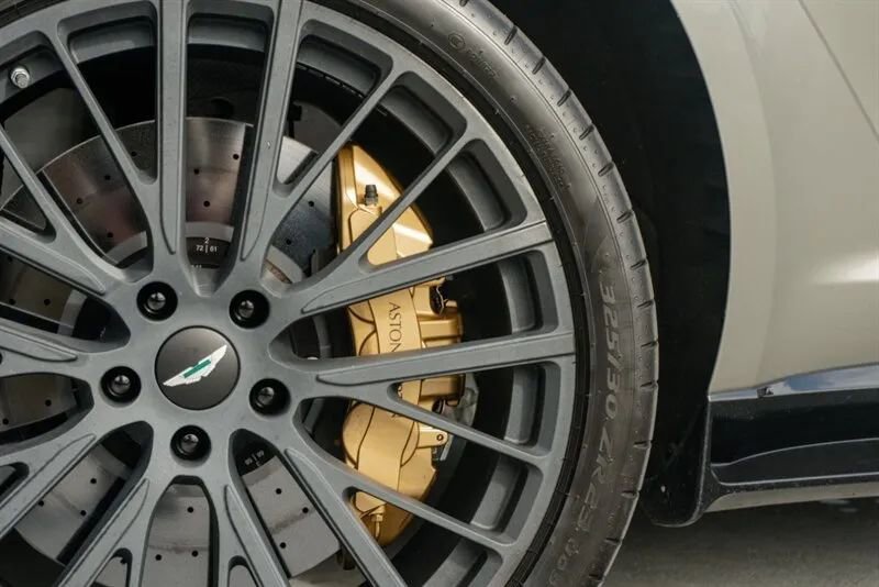 Used 2023 Aston Martin DBX 707 image 28