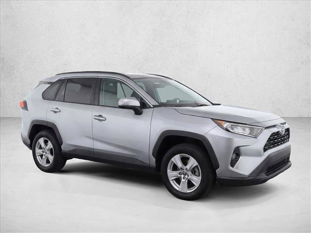 Used 2020 Toyota RAV4 XLE FWD image 3