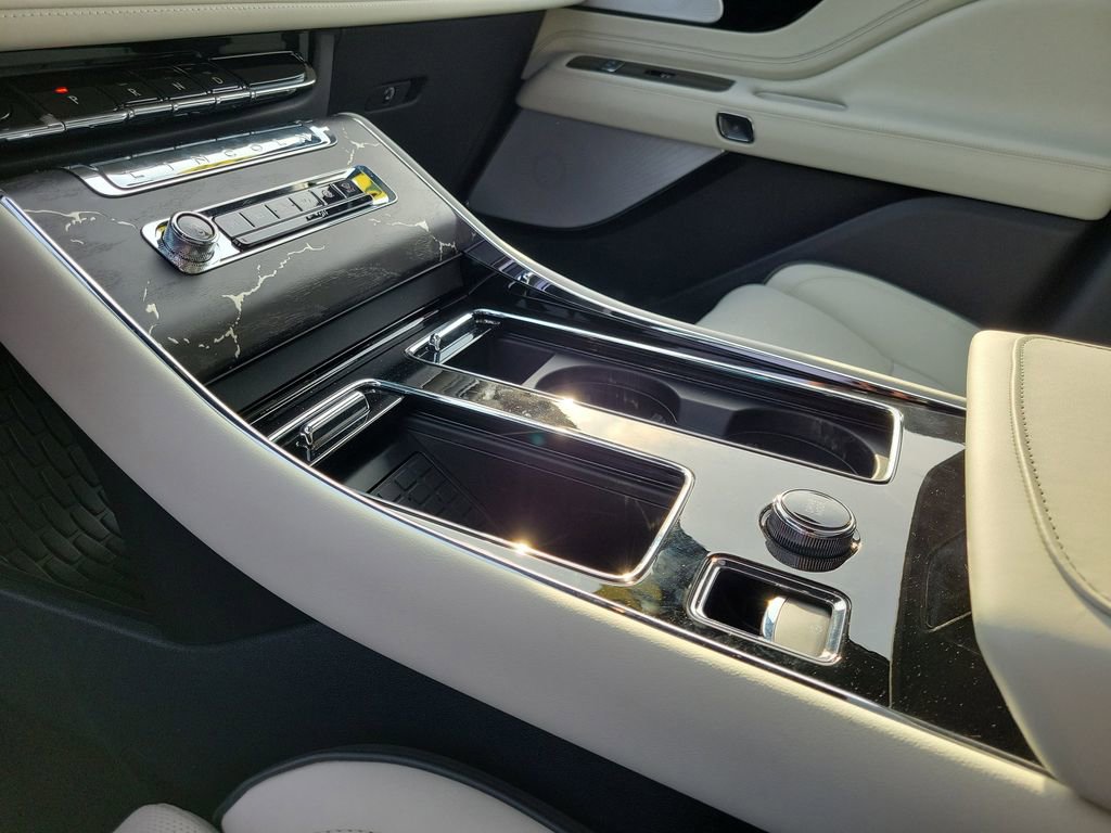 New 2026 Lincoln Aviator Black Label w/ Dynamic Handling Package image 29