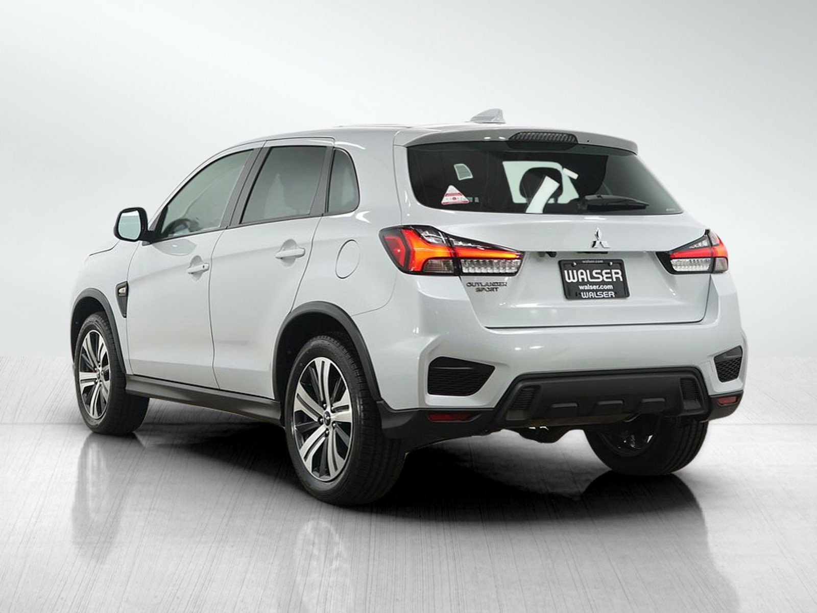 Used 2023 Mitsubishi Outlander Sport SE AWD/4WD image 3