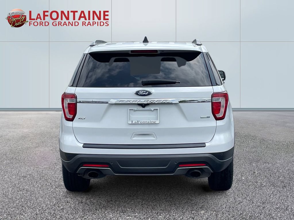 Used 2018 Ford Explorer XLT AWD/4WD image 6