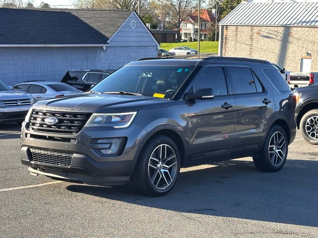 Used 2016 Ford Explorer Sport w/ Equipment Group 401A AWD/4WD image 2