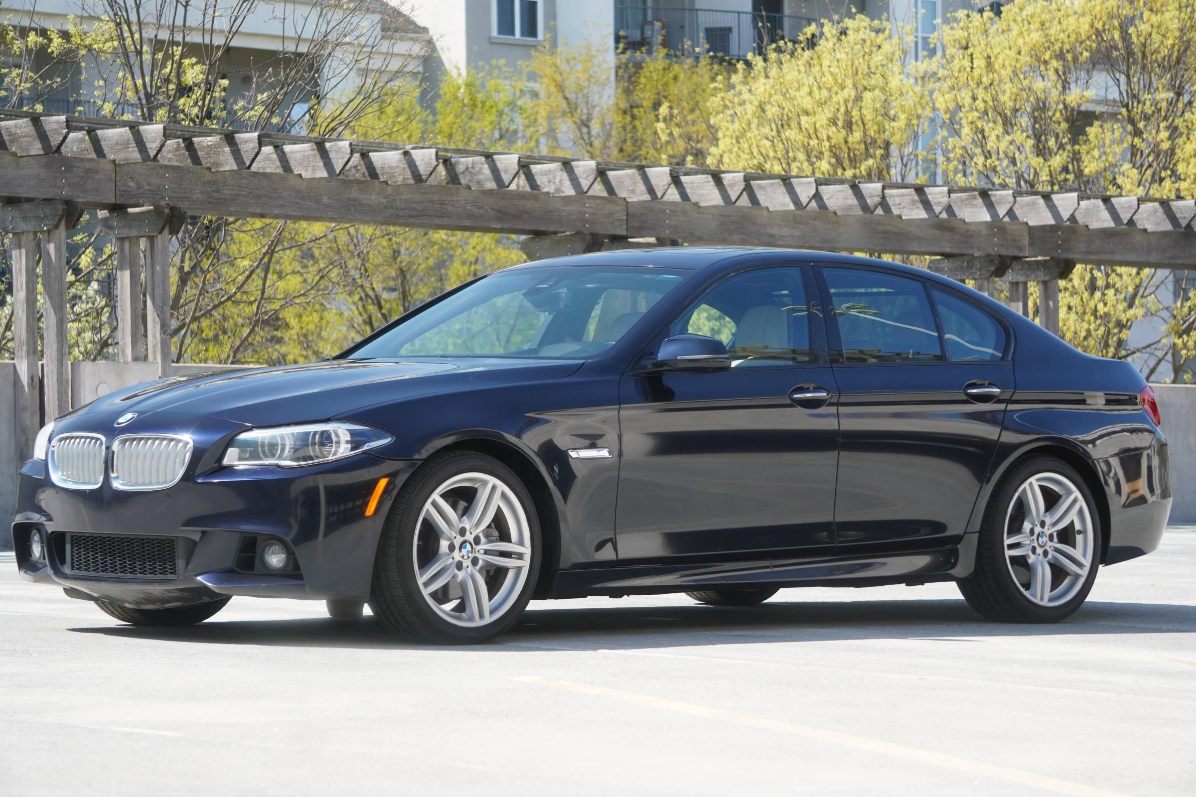 Used 2016 BMW 550i xDrive Sedan AWD/4WD image 2