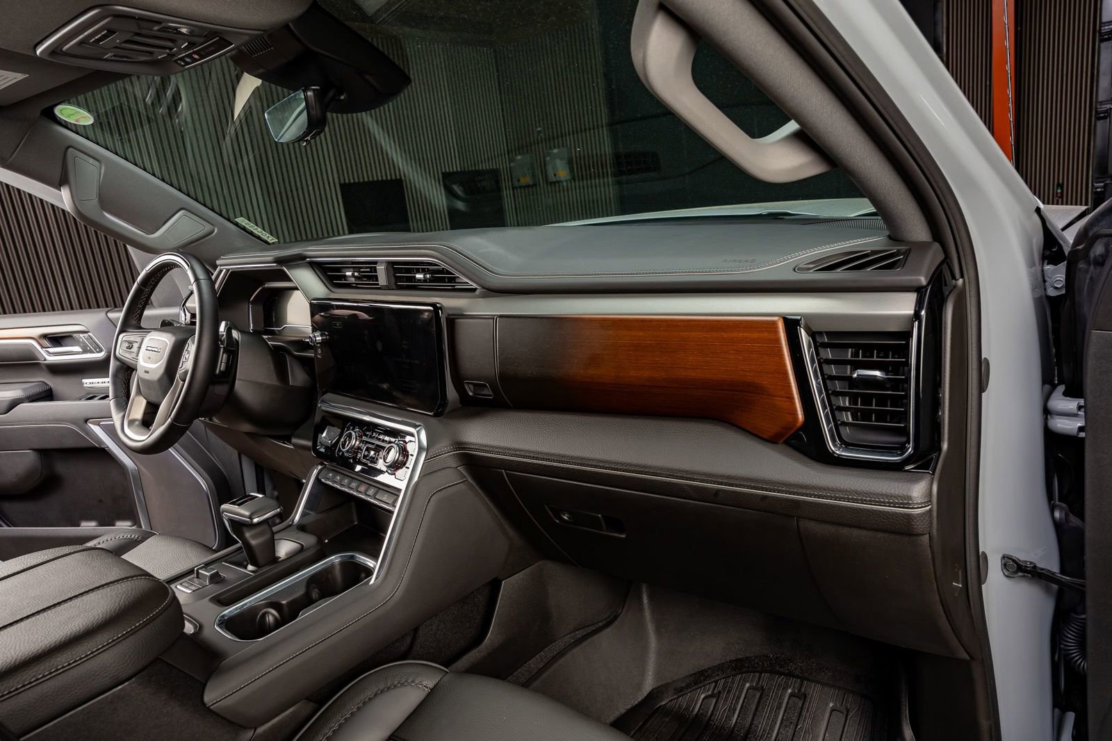 Used 2025 GMC Sierra 1500 Denali w/ Technology Package image 18