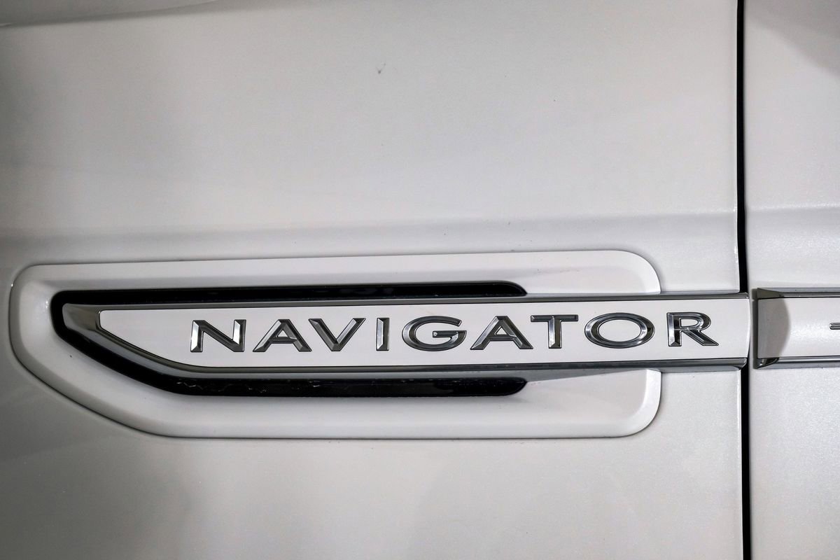 Used 2020 Lincoln Navigator L Reserve w/ Equipment Group 208A Reserve image 45