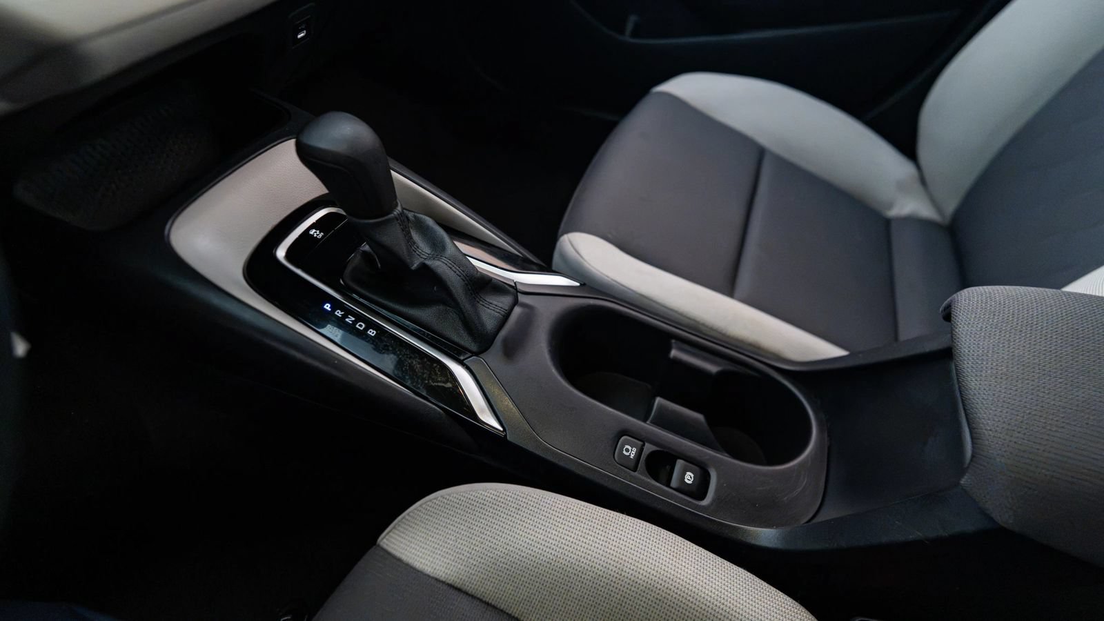 Used 2024 Toyota Corolla LE FWD image 32